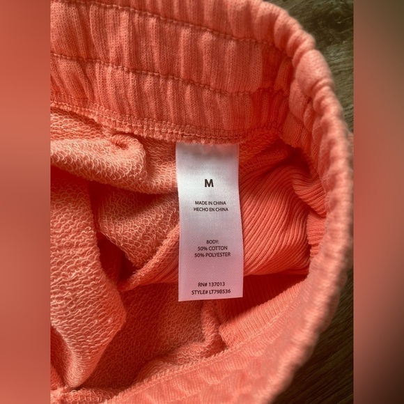 Wildfox Del Sol Johnny French Terry Bermuda Short Shell Pink Medium NWT - Picture 8 of 9